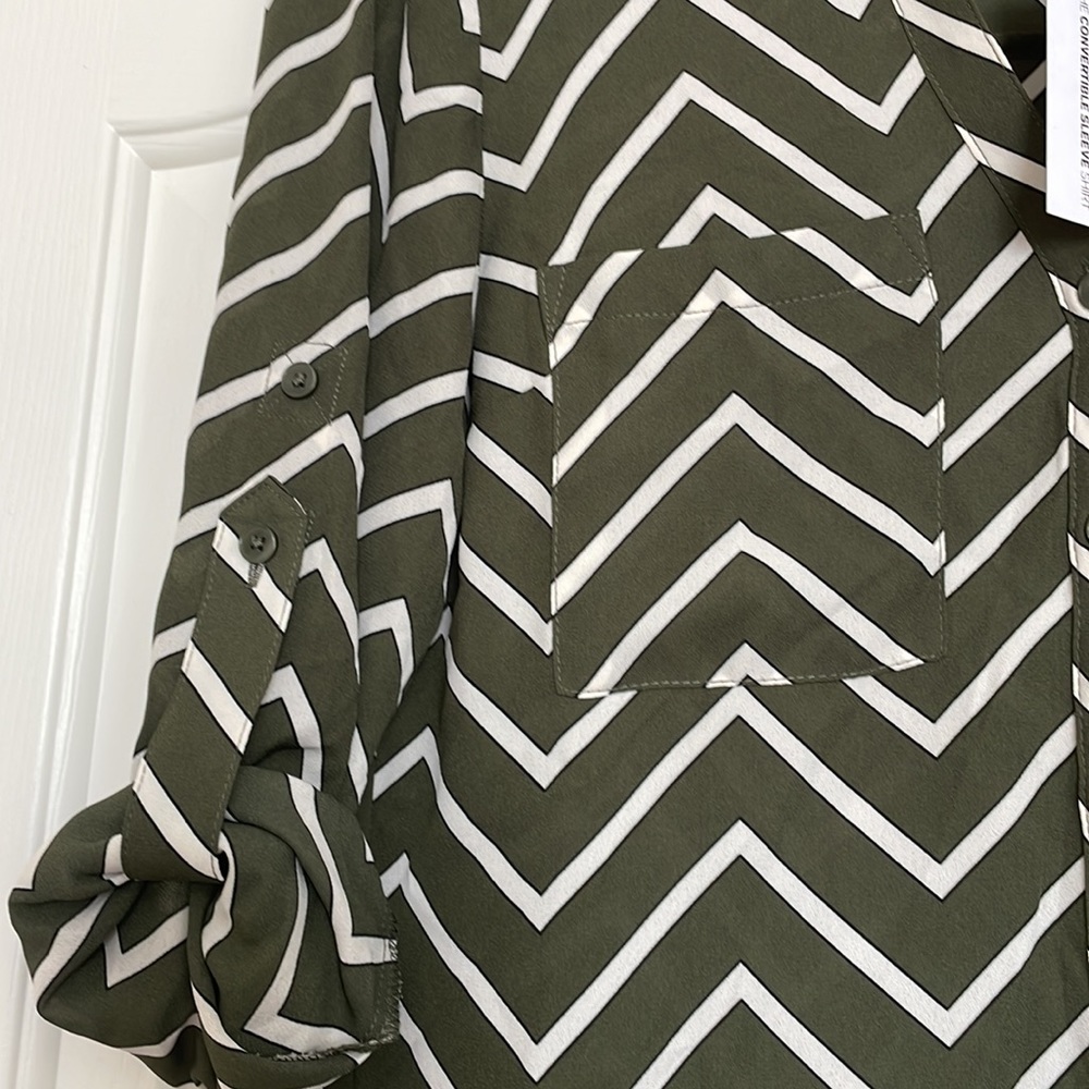 Express button up blouse - Picture 3 of 5